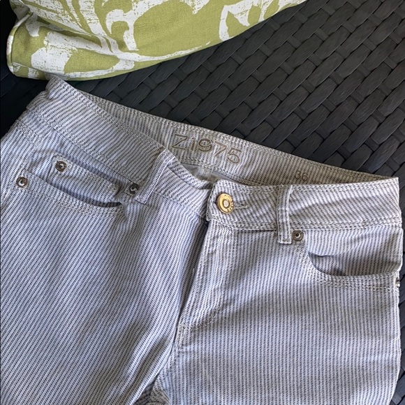 🎉HOST PICK Zara Mid Rise Pin Stripe Skinny Jeans - Picture 3 of 9